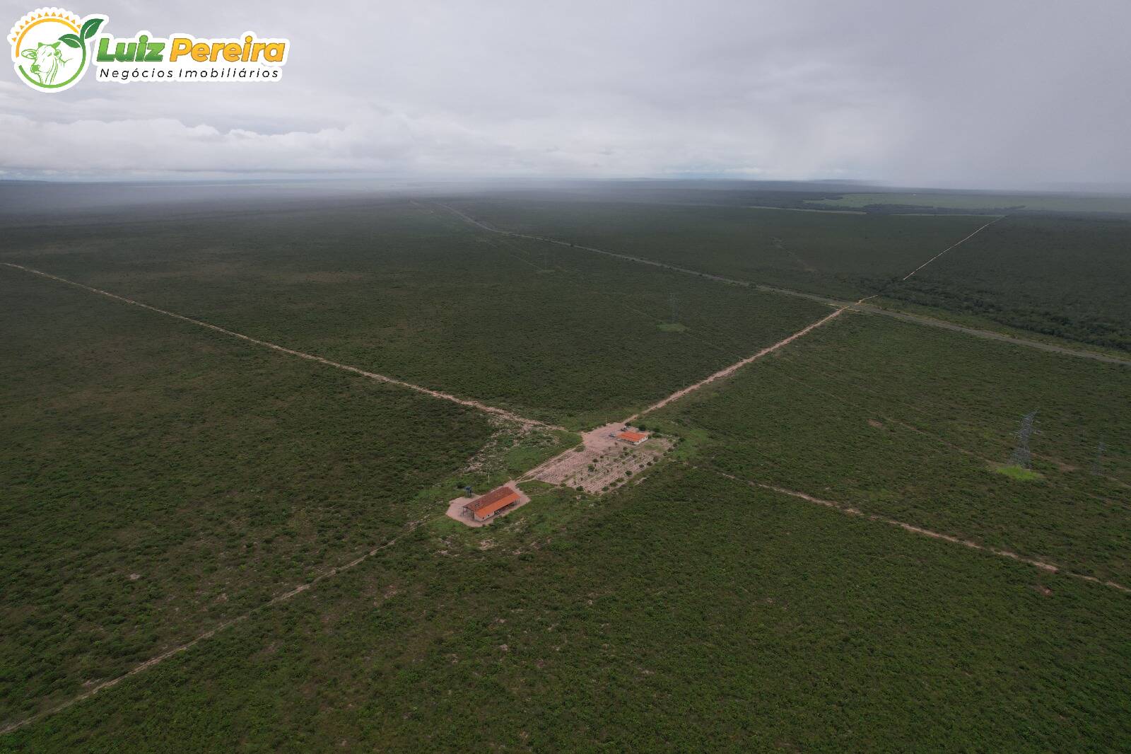 Terreno à venda, 45000000m² - Foto 1